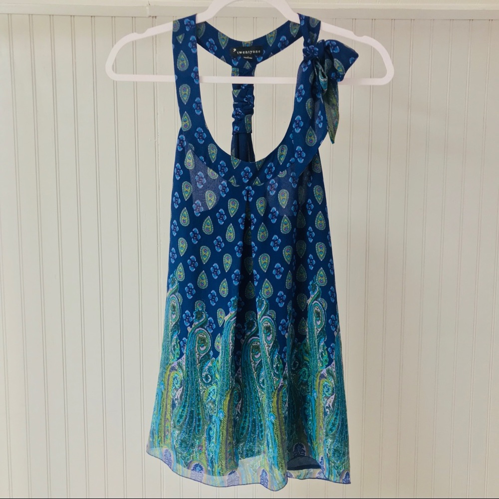 Small Peacock Print Tank with Bow